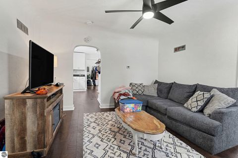 Tiny photo for 200 Nebobish Avenue, Essexville, MI 48732 (MLS # 1941829)