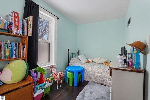 Tiny photo for 200 Nebobish Avenue, Essexville, MI 48732 (MLS # 1941829)