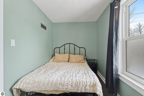 Tiny photo for 200 Nebobish Avenue, Essexville, MI 48732 (MLS # 1941829)