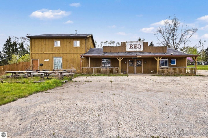 Photo 1 of 19 — 20 E Remus Road, Mt Pleasant, MI 48858
