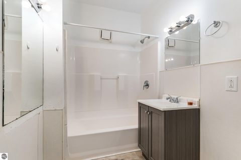 Tiny photo for 805 S Douglas Drive, Mt Pleasant, MI 48858 (MLS # 1942316)