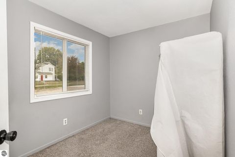 Tiny photo for 805 S Douglas Drive, Mt Pleasant, MI 48858 (MLS # 1942316)