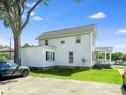 Tiny photo for 310 W Superior Street, Alma, MI 48801 (MLS # 1948587)