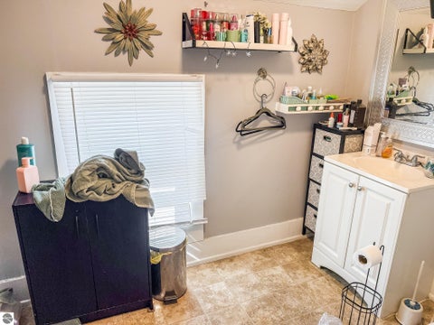 Tiny photo for 310 W Superior Street, Alma, MI 48801 (MLS # 1948587)