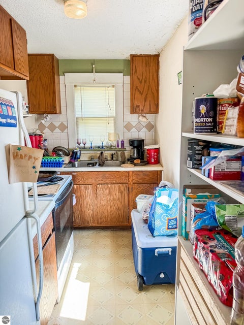 Tiny photo for 310 W Superior Street, Alma, MI 48801 (MLS # 1948587)