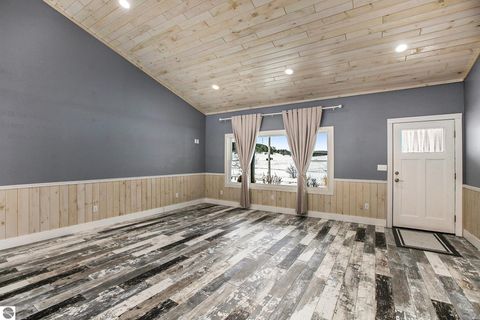 Tiny photo for 23736 110th Avenue, Tustin, MI 49688 (MLS # 1941297)