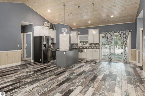 Tiny photo for 23736 110th Avenue, Tustin, MI 49688 (MLS # 1941297)