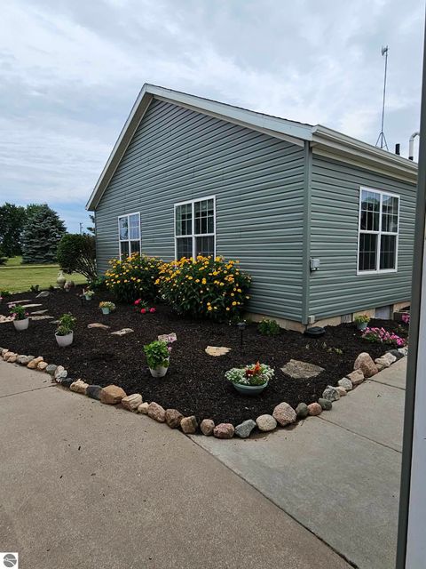 Tiny photo for 5557 E Pleasant Valley Road, Shepherd, MI 48883 (MLS # 1944262)