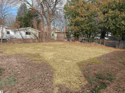 Tiny photo for 213 S Bankson, St Louis, MI 48880 (MLS # 1942719)