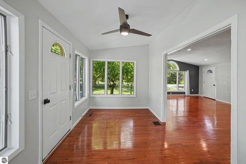Tiny photo for 121 W Hazel Street, St Louis, MI 48880 (MLS # 1946328)