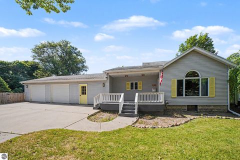 Tiny photo for 121 W Hazel Street, St Louis, MI 48880 (MLS # 1946328)