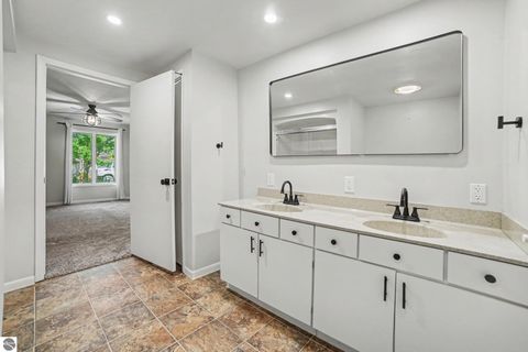 Tiny photo for 121 W Hazel Street, St Louis, MI 48880 (MLS # 1946328)
