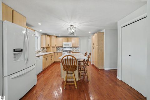 Tiny photo for 121 W Hazel Street, St Louis, MI 48880 (MLS # 1946328)