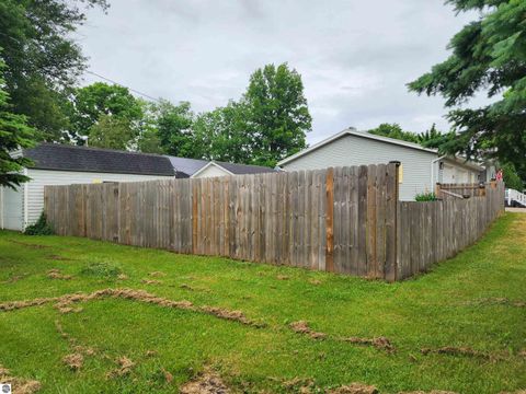 Tiny photo for 121 W Hazel Street, St Louis, MI 48880 (MLS # 1946328)