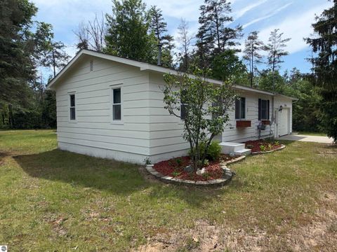 Photo of 1740 McCredie Road, Roscommon, MI 48653 (MLS # 1946441)