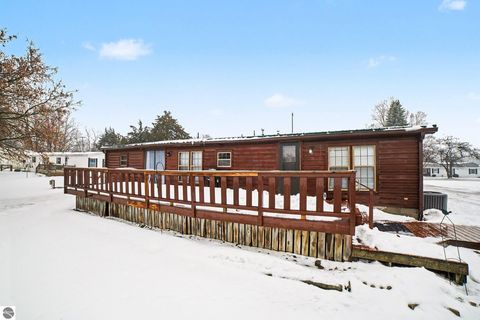 Tiny photo for 1283 S Waldron Road, Crystal, MI 48818 (MLS # 1941499)