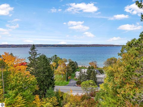 Photo of 6644 Peninsula Drive, Traverse City, MI 49686 (MLS # 1943706)