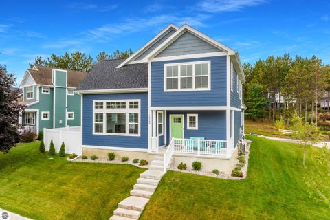 Photo of 10708 Shrewbury Street, Traverse City, MI 49684 (MLS # 1942784)