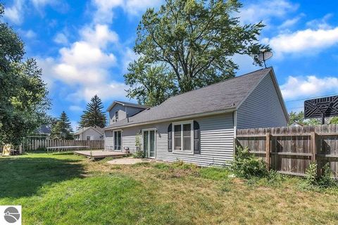Tiny photo for 817 Walnut Street, Cadillac, MI 49601 (MLS # 1945177)