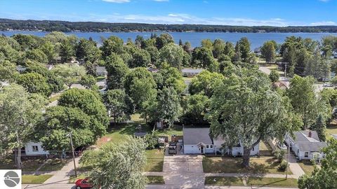 Tiny photo for 817 Walnut Street, Cadillac, MI 49601 (MLS # 1945177)