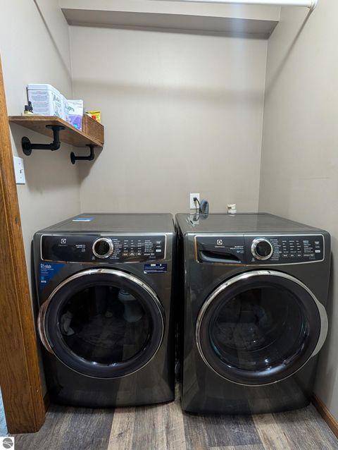 Tiny photo for 817 Walnut Street, Cadillac, MI 49601 (MLS # 1945177)