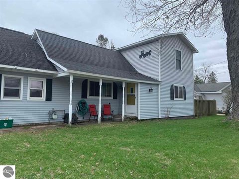 Tiny photo for 817 Walnut Street, Cadillac, MI 49601 (MLS # 1945177)