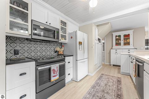 Tiny photo for 207 Birchwood Avenue, Traverse City, MI 49685 (MLS # 1943006)