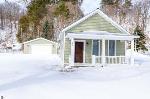 Tiny photo for 605 Lincoln Avenue, Elberta, MI 49628 (MLS # 1942629)