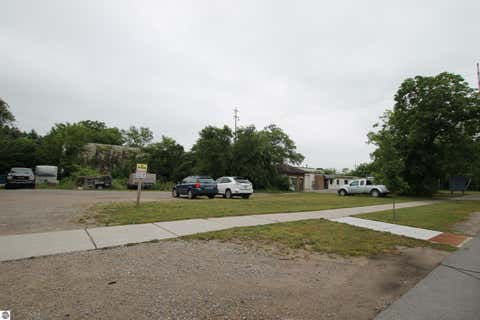 Tiny photo for 723 Lake Avenue, Traverse City, MI 49684 (MLS # 1949365)