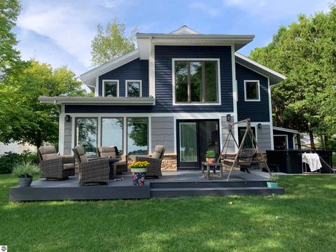 Tiny photo for 609 Lake Shore Drive, Cadillac, MI 49601 (MLS # 1942555)