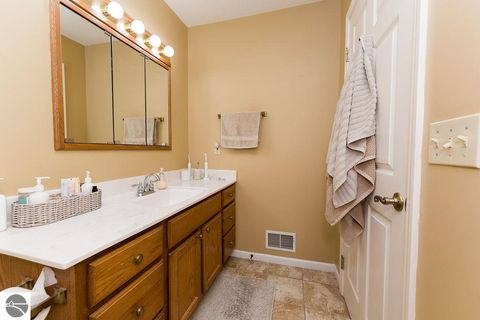 Tiny photo for 1636 E Gaylord Street, Mt Pleasant, MI 48858 (MLS # 1941613)