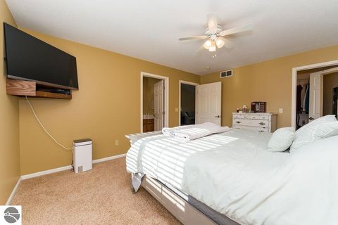 Tiny photo for 1636 E Gaylord Street, Mt Pleasant, MI 48858 (MLS # 1941613)