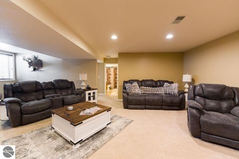 Tiny photo for 1636 E Gaylord Street, Mt Pleasant, MI 48858 (MLS # 1941613)