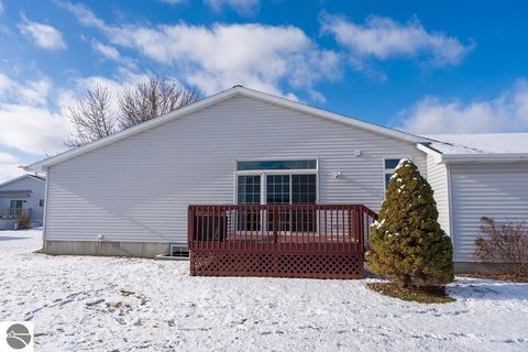Tiny photo for 1636 E Gaylord Street, Mt Pleasant, MI 48858 (MLS # 1941613)