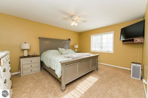 Tiny photo for 1636 E Gaylord Street, Mt Pleasant, MI 48858 (MLS # 1941613)