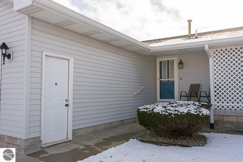 Tiny photo for 1636 E Gaylord Street, Mt Pleasant, MI 48858 (MLS # 1941613)