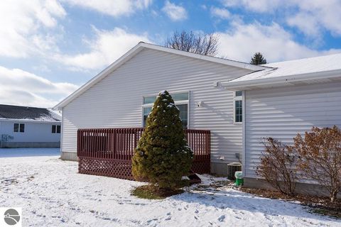 Tiny photo for 1636 E Gaylord Street, Mt Pleasant, MI 48858 (MLS # 1941613)