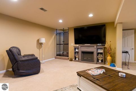 Tiny photo for 1636 E Gaylord Street, Mt Pleasant, MI 48858 (MLS # 1941613)