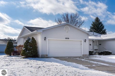 Tiny photo for 1636 E Gaylord Street, Mt Pleasant, MI 48858 (MLS # 1941613)