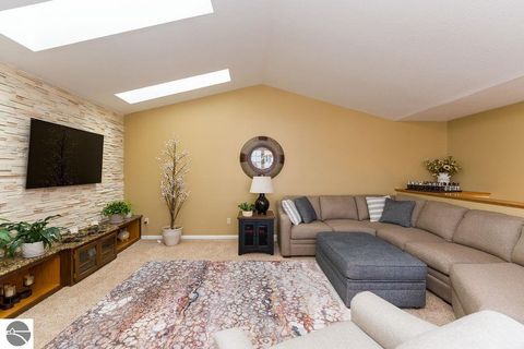 Tiny photo for 1636 E Gaylord Street, Mt Pleasant, MI 48858 (MLS # 1941613)