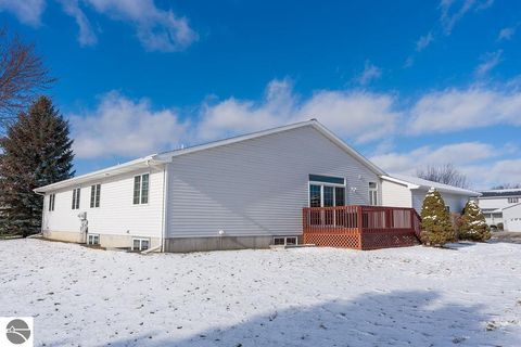 Tiny photo for 1636 E Gaylord Street, Mt Pleasant, MI 48858 (MLS # 1941613)