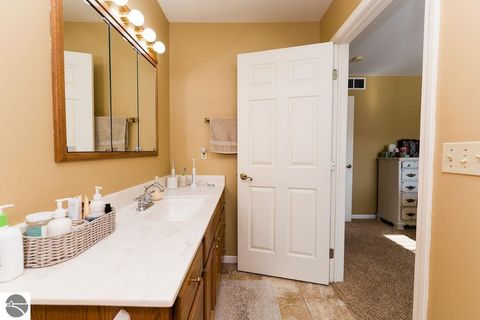 Tiny photo for 1636 E Gaylord Street, Mt Pleasant, MI 48858 (MLS # 1941613)