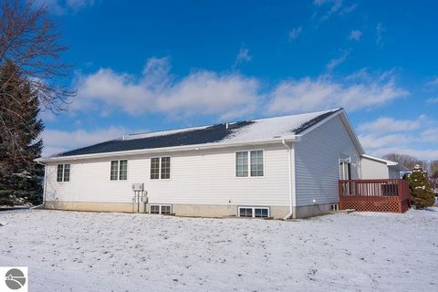 Tiny photo for 1636 E Gaylord Street, Mt Pleasant, MI 48858 (MLS # 1941613)