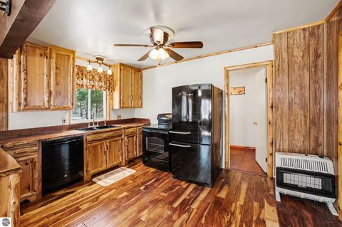 Tiny photo for 206 Silverhill Drive, Houghton Lake, MI 48629 (MLS # 1944026)