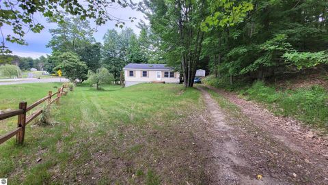 Tiny photo for 3962 Holiday RD, Traverse City, MI 49686 (MLS # 1947484)