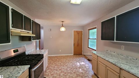Tiny photo for 3962 Holiday RD, Traverse City, MI 49686 (MLS # 1947484)