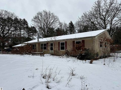 Photo of 8745 Florence Street, Lake, MI 48632 (MLS # 1941866)