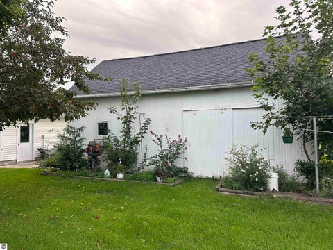 Tiny photo for 333 N Chippewa ST, Shepherd, MI 48883 (MLS # 1950572)