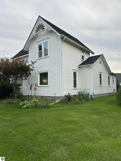Tiny photo for 333 N Chippewa ST, Shepherd, MI 48883 (MLS # 1950572)