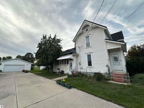 Tiny photo for 333 N Chippewa ST, Shepherd, MI 48883 (MLS # 1950572)